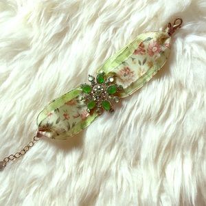 Flower ribbon green gem bling rhinestone bracelet